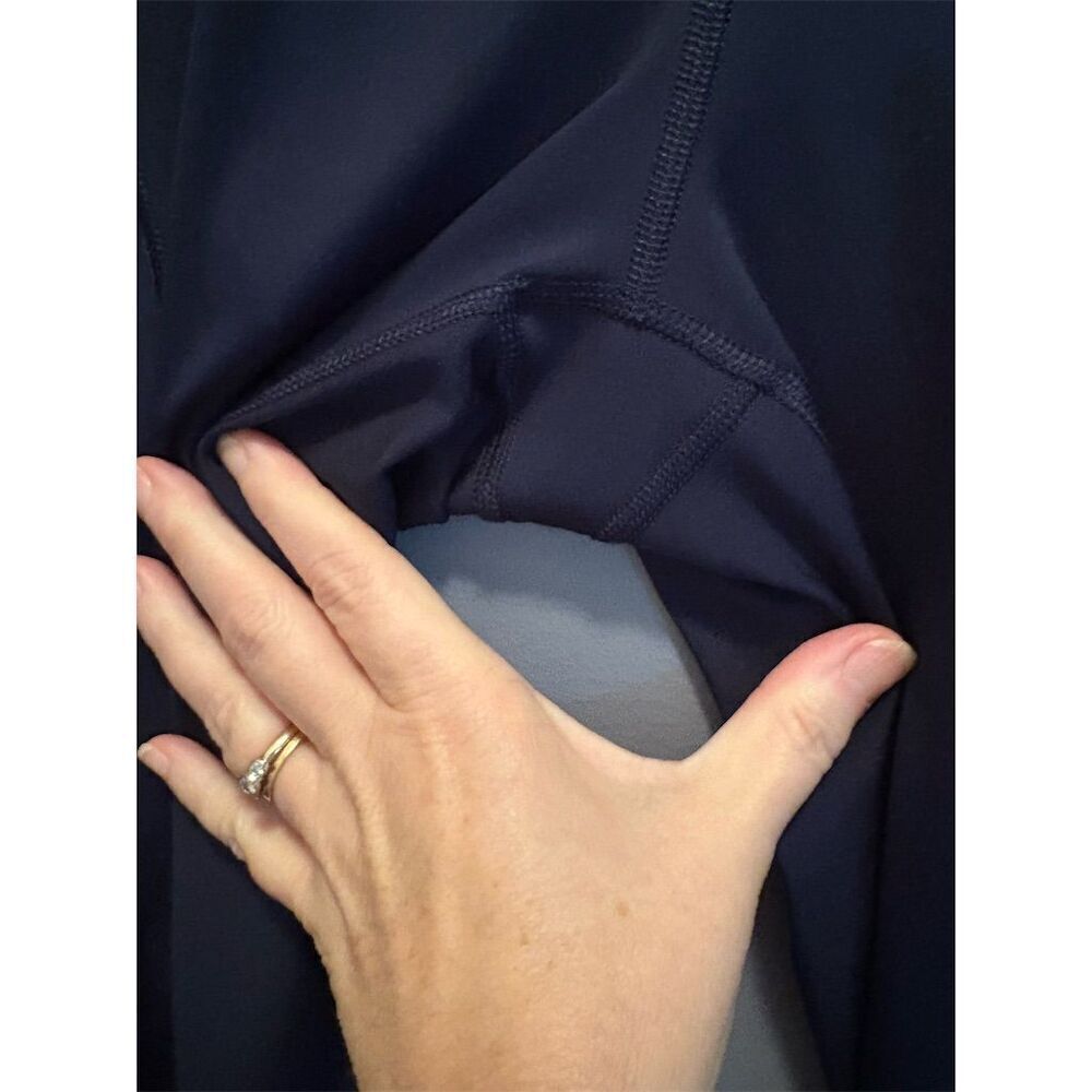 3/$15 Avia Women's Cropped Leggings Navy Blue Size L with Side Pockets - Picture 4 of 11